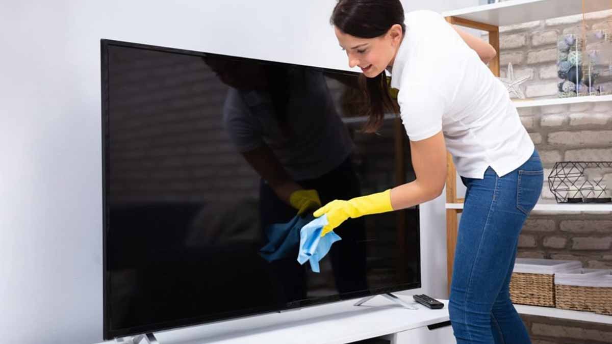 clean a TV screen