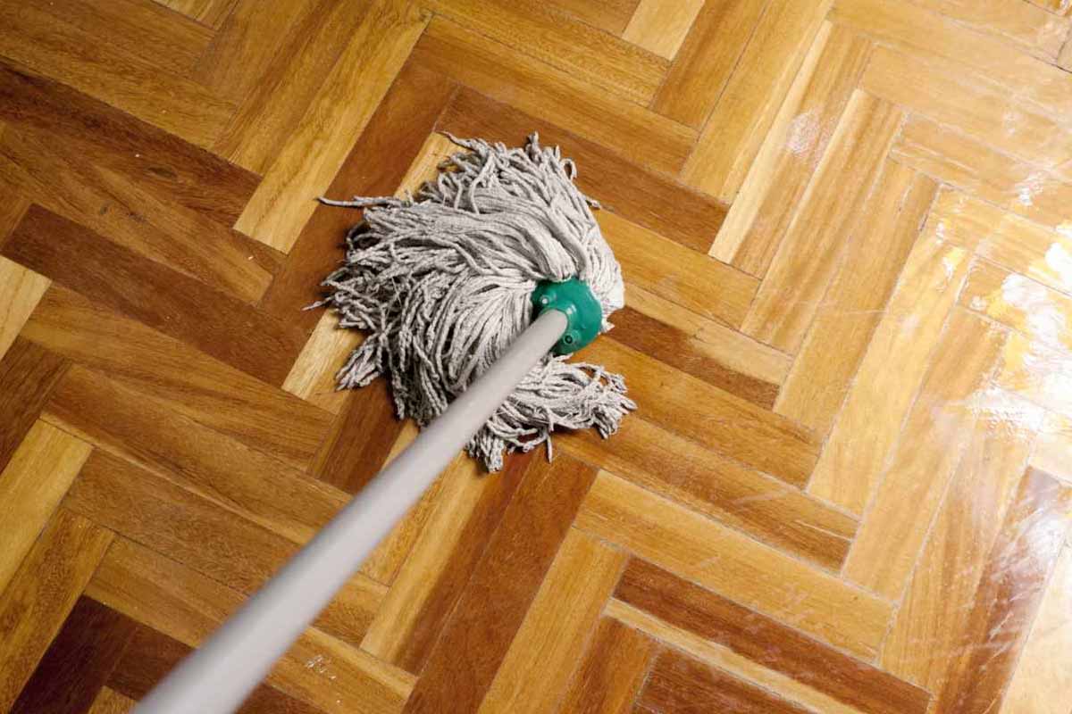 Neither ammonia nor bleach: what to add to your mop water to make your floors look brand new